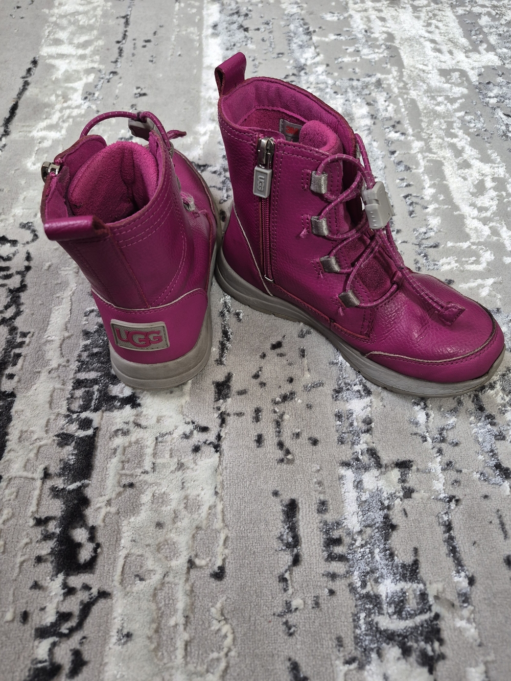 UGG Waterproof 3M THINSULATE Kids Girls Hot Pink winter Boots Youth 1 y